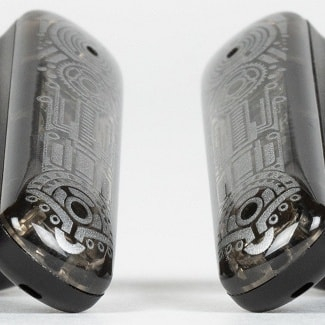 سماعة انفنكس لووب Infinix XBuds 3 Loop:

تصميم مريح: تصميم خفيف الوزن ومناسب للارتداء الطويل مع حلقات أذن تضمن الثبات أثناء الحركة.
جودة الصوت: توفر صوتًا نقيًا ومتوازنًا مع تحسينات في الجهير والمستويات العليا للصوت.
عمر البطارية الطويل: تدوم حتى 35 ساعة مع علبة الشحن، مما يجعلها مناسبة للاستخدام طوال اليوم.
شحن سريع: بفضل تقنية الشحن السريع عبر منفذ Type-C، يمكن شحن السماعات بسرعة كبيرة.
مقاومة الماء والتعرق: مقاومة للماء والتعرق بتصنيف IPX4، مما يجعلها مثالية للتمارين الرياضية والأنشطة الخارجية.
تقنية البلوتوث الحديثة: تدعم Bluetooth 5.3 لاتصال سريع ومستقر مع مدى اتصال جيد.
التحكم باللمس: واجهة تحكم باللمس سهلة الاستخدام للتحكم في الموسيقى والمكالمات بدون الحاجة إلى الهاتف.
ميكروفون مدمج مع إلغاء الضوضاء: يوفر مكالمات صوتية واضحة بفضل تقنية تقليل الضوضاء الخارجية.
التوافق الواسع: متوافقة مع مختلف الأجهزة الذكية التي تدعم البلوتوث، سواء هواتف ذكية أو أجهزة لوحية.
مواصفات السماعه جداً رهيبه 
الغاء الضوضاء التلقائي ليتلائم مع محيطك
صوت قوي مع مكبرات صوت داخليه مقاس 10 ملم 
 السعر 🔥 40 الف 🔥 مع التوصيل
للحجز اسمك وعنوانك ورقم الهاتف 

 ....................................................................................

 
  ⌚📲محل أيو فون 📲📲
متواجدين من الساعه 11ص الى الثانيه 12م
(  اكسسوارا⌚صيانة فوريه🪛 موبايلات📲)
نتشرف بيكم زبائننا الاعزاء❤️❤️

يتوفر توصيل لجميع محافظات العراق 

العنوان بغداد الحريه شارع العياده الشعبيه من جه الثالثه  قرب مستشفئ توجان الاهليه
للاستفسار اكثر مراسلتنا عبر واتس أب
***********
***********
 #ايربود
