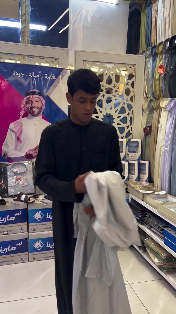 عروض مجمع الكناني للزي العربي
العنوان بغداد حي العامل شارع المضخة 
***********
***********
