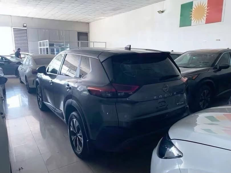 نيسان روج Sv AWD 
موديل 2023
لون نفطي
ماشية 43
مواصفات 
رادار امامي 
رادار جانبي 
شاشة كبيرة 
كامرة دوارة 
اوتو  ستوب
تحسس خط مسار 
كير طيارة 
سبورت عادي وتماتيك شفتات في ستيرن
محرك 3 بستن اقتصادي
تشغيل عن بعد
لايتات لد نهاري زنون
ويل 19 بلادي
تبريد قطعتين 
ايرباك سليم ابشرط
الرقم كاتي اربيل 
السعر مناسب جدا 🤗
للاستفسار مراجعة الصفحة 
او الاتصال بالرقم  وبي  وتساب

‬ ‭***********‬

