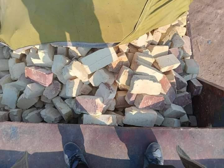 كسر للبيع  اغلبيته ثليثي وطابوك 

من يود الاتصال برقم ***********
او المراسله علواتساب عمارة, ميسان
