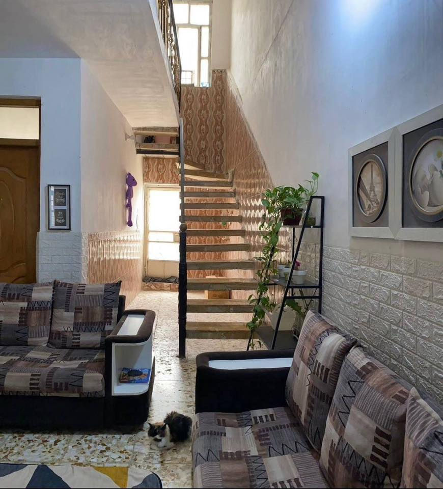 السلام عليكم 
للبيع بيت في كربلاء – طويريج

المساحة: 120 م²
طابقين يحتوي اربع غرف نوم وصاله واستقبال ومطبخ وتلاث صحيات 
طابو زراعي
الخدمات: مجاري + تبليط
العنوان /كربلاء/طويريج/حي الجمعية/شارع اصحاب الكساء  
للتواصل :  ***********
