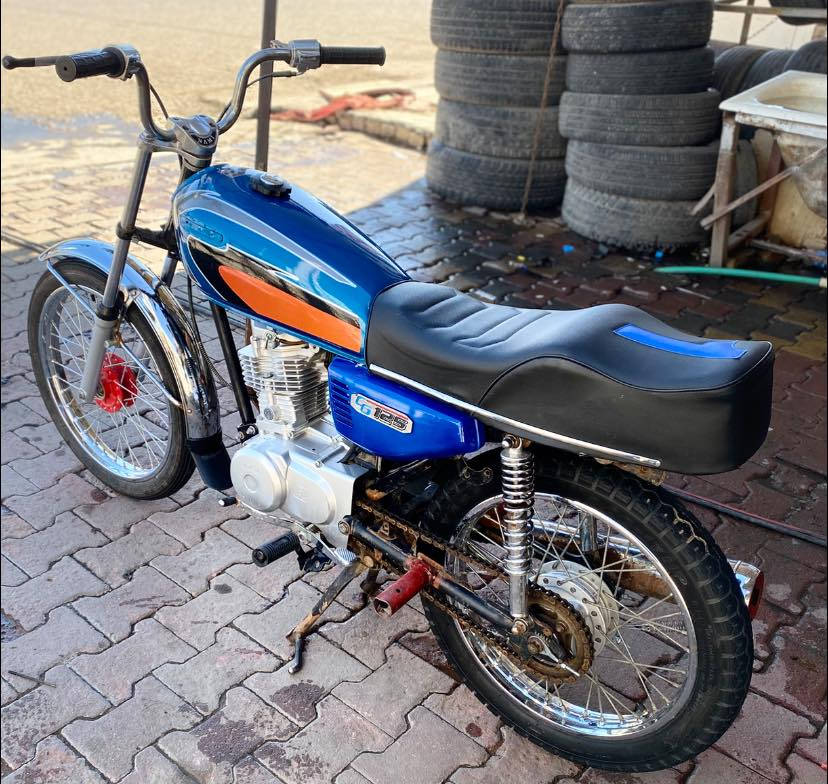 السلام عليكم دراجة للبيع نامة بدون أوراق دراجة خير من يم الله ما ناقصة شي ما مفتوحة الدراجة  سعر 550 وبية مجال شراي أتصل *********** 🖤
