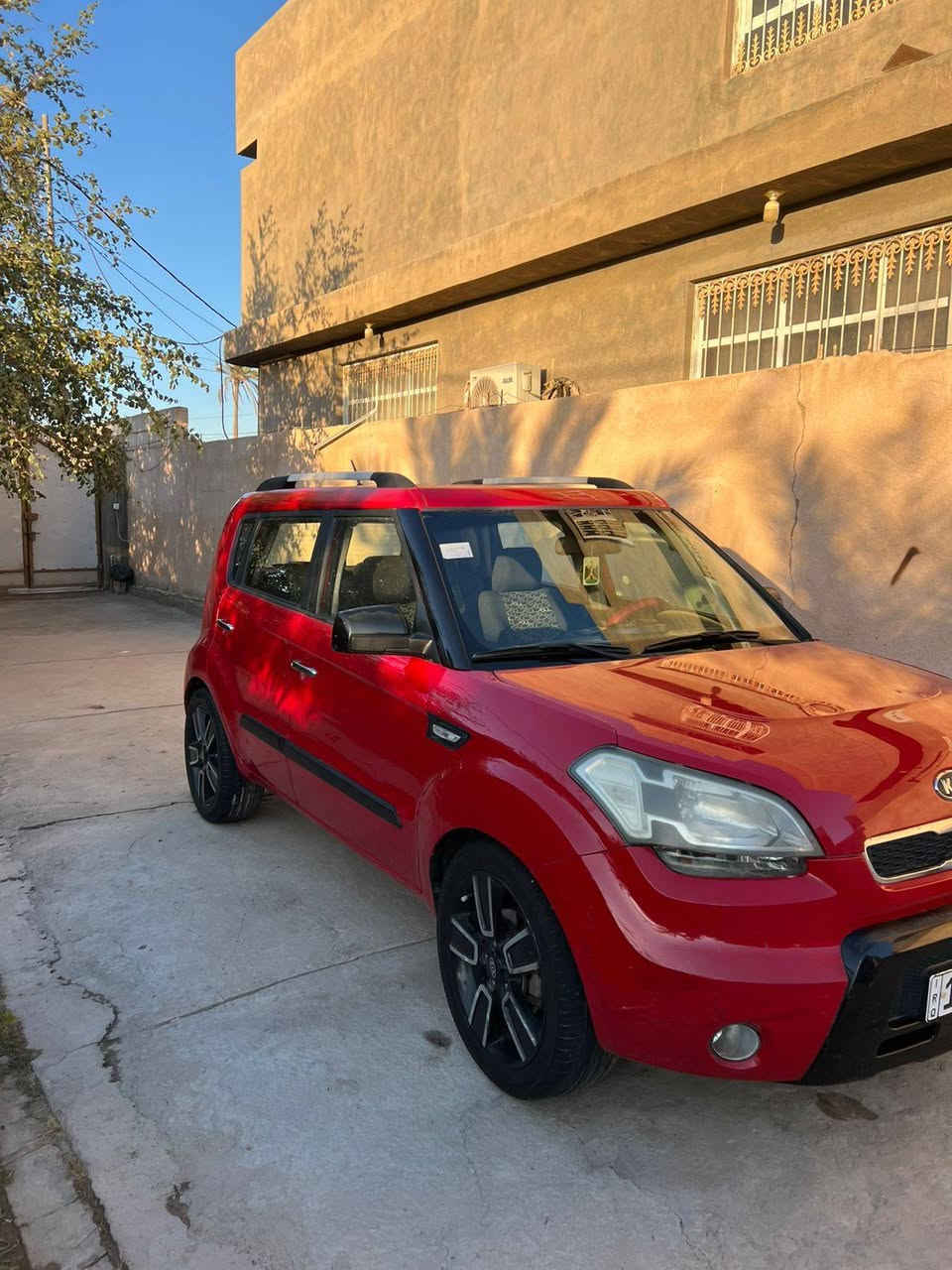 السلام عليكم صول خليجي موديل 2012  رقم بابل دولي تحويل مباشر بجم كبس كير مكينه حداديه تخم تاير تبريد كفاله مكينه 1600 دوش سونار مرفق بل منشور السعر 85 بيه مجال العنوان كربلاء طويريج *********** بغداد, العراق
