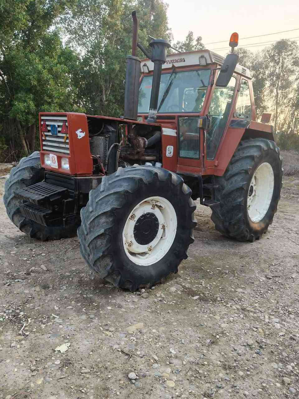 اسلام عليكم ورحمه الله فيات ١٣٠ البيع مكينه جاهزه الشغل مانقصه اي شي مكانه واسط رقم  واسط السعر ***********
