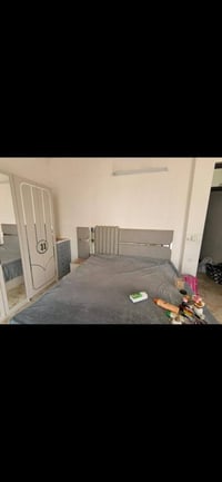 غرفه نوم تركي مستخدم شي بسيط وكاونتر للبيع مكان الاغراض الدوره صاحب ال...