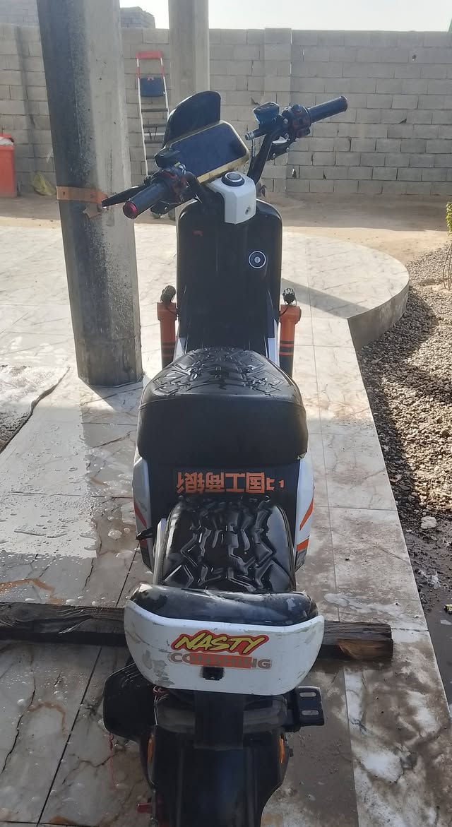 سلام عليكم اكس 900 البيع 5بطاريات 33مبير الملف 2000 دراجة نضيفة وجاهزة مدكر الكدام  مكسور بس مكان دراجة البصره الزبير السعر 450وبيهة مجال الشراي       ***********
