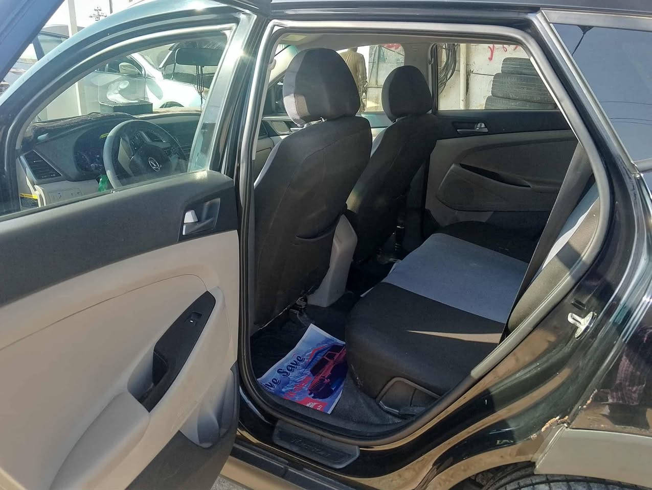 السلام عليكم
توسان 2016 ,امريكي

مكينه1600 تيربو
 ليبل واحد كلها

فول تحكم

السياره جاهزه من كلشي 

رقم بابل جديد  بأسمي 

مداور 

ترهم مراوس

بابل الاسكندرية 

‭***********
