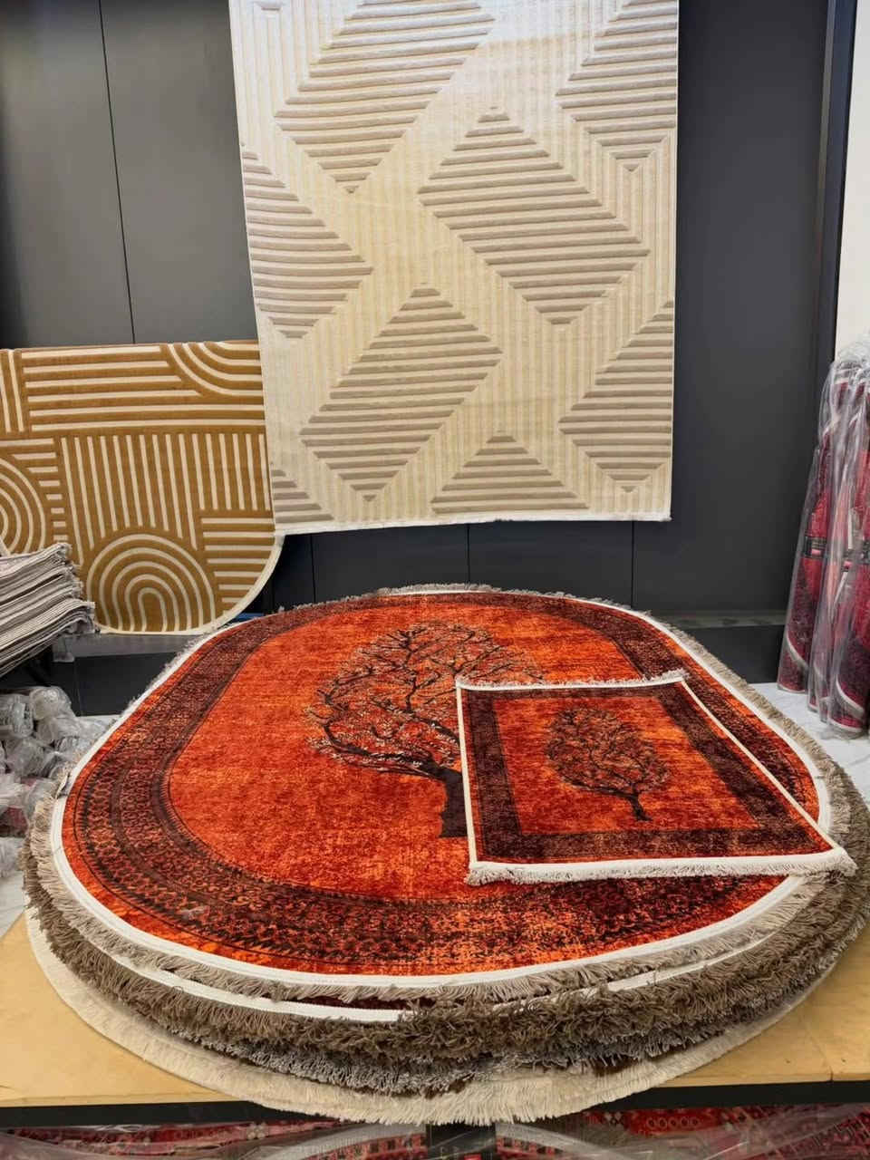 البيضوي قياس 230×150 +دواسه 90×60  موكيت بريلانت تركي الاصلي متوفر بجميع القياسات والموديلات


**إذا كنت صاحب هذا الإعلان وتريد حذفه لأي سبب، رجاءا أرسل رسالة إلى الدعم الفني**