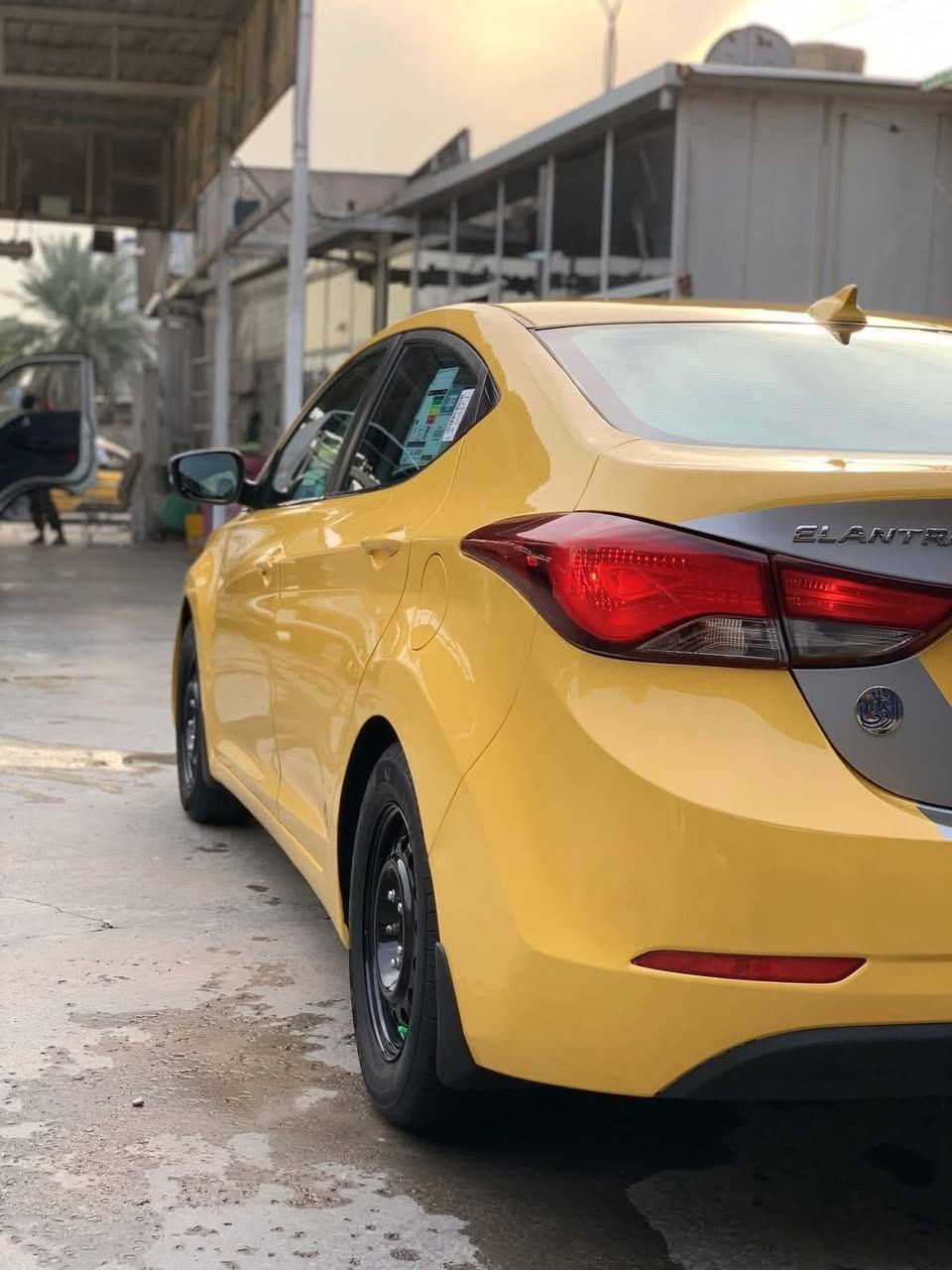 النترا موديل 2016 البيع حادث هلال الجاملغ الخلفي فقط بدون دواخل بدون تبديل الشواصي مكفوله الغد مكفول الحوض مكفول والسونار موجود اليوم سويته سياره جديده وجاهزه ومكفوله كفاله عامه وبعدهه على وضع الشركه غراضهه كلهه مانازله وصبغه وحده مامعيوده وبدون معجون سياره جديده ماشيه 79 حقيقي عل فحص مواصفات نص فول مكينه  1800 دوش المرغوب كير اي تي المرغوب شاشه كأمره دواره تحكم ستيرن صفحتين حاكيه داخل الونين اسود ورصاصي نضام ايكو نضام مانع نزلاغ نضام سبورت منضومه زنون البجم كله لد امامي إشاره الكزز 
حداديه إماميه وخلفيه قبل سبوع مبدلهه منضومه تبريد جديده تخم تاير جديد باتري جديد سياره جاهزه من كلشي سنويه جديده وبسمي وهزه جديده رقم دولي مصفره هيئه وغرامات تحويل ثاني يوم السعر 118 وبيهه مجال قليل العنوان بغداد الشراي يتصل *********** ☎️
