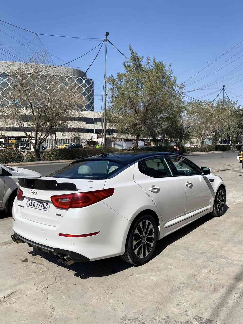 كيا اوبتما 2015وارد امريكي مواصفات SXL فول للاخير
***********
رقم بغداد شبه مميز 77708
اللون ابيض صدفي 
محرك 2000تيربو مكفول والكبر ايضا مكفول /لايت Led/بكلايت led/بانوراما /شاشه كبيره وكامره /
حساسات خلفيه /رادار جانبي /اربع بصمات /سايد بريك بصمه /اوتو هولد /كشنات جلد ابيض /داخل لونين /تدفئه وتبريد بالكشنات+خزن وضعيه الكشن /ستيرن حرف D+فول تحكم ستيرن وتدفئه بالستيرن /تبريد مناخي منفصل /تبريد قطعتين /ويل17/سستم صوت انقينيتي وبعد بيها هوايه مواصفات 
السياره ماشيه 100الف
السياره مسويلها ادامه كامله بلكات نوزلات طاحونه فيت بم وفلاتر صدر مي راديتر كله جديد 
السعر المطلوب 120وبيه مجال
مكاني بغداد بنوك 
للا ستفسار /***********
