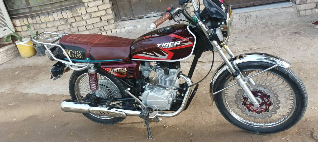 دراجه تايكر ام التاج2025
مكفوله اوراق 
الدراجه خير من الله شلعه ومعدل كامله من كل النواحي تنكر سلف وتطلع ماتذب عليه ربع
السعر700وبيه مجال
مكاني بابل الحمزه الغربي منطقة الخميسيه 
الرقم ***********
