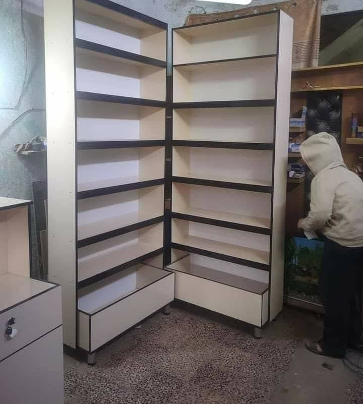 ✨ معمل الأثاث الإيطالي ✨

لأن التفاصيل تصنع الفرق… رفوف محلات بأحدث التصاميم حديث يجمع بين الفخامة والترتيب والاستغلال الذكي للمساحة 🖤

تنفيذ احترافي حسب الطلب وبأعلى دقة في العمل، من التصميم إلى آخر لمسة ✨

📍 معمل الأثاث الإيطالي – الزبيدية
📞 ***********
