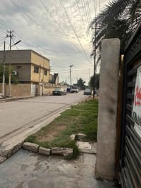 دار للبيع المساحه 300 الواجهه15 النزال 20  موقع مميز  3 قطعه عن الشارع...