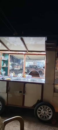 عربانه لبلبي للبيع تخم تاير اربعه تسكام حديد ثقيل مغلفه بخشب هي واغراض...