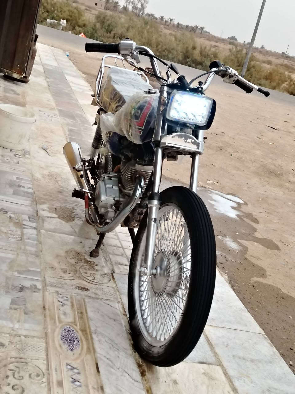 السلام عليكم نامه. شبه اصلي موديل 20فافونه ورقم شاصي ومكينه كله 20طبق الاصل اوراقه ضايعه ابيعك كلك تايرات جدد مكينه بجيس مفتوحه عوزه ترتيبات بصيطات ليته موجود ضفيره توني شاده بس تربط الليت
دراجه نضيفه وجاهزه اتعهدلك سرقه وعشائر 
السعر 375وبيه مجال بسيط كلش 
العنوان ذي قار الغراف 
***********اتصل وانه خادم
