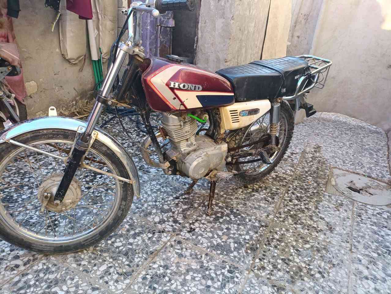 السلام عليكم اربعه كير كلك كلك مكفوله جاهزه ماعايزه كلشي 250قفل ماكني نجف حي العسكري 
الشراي يتصل ***********
