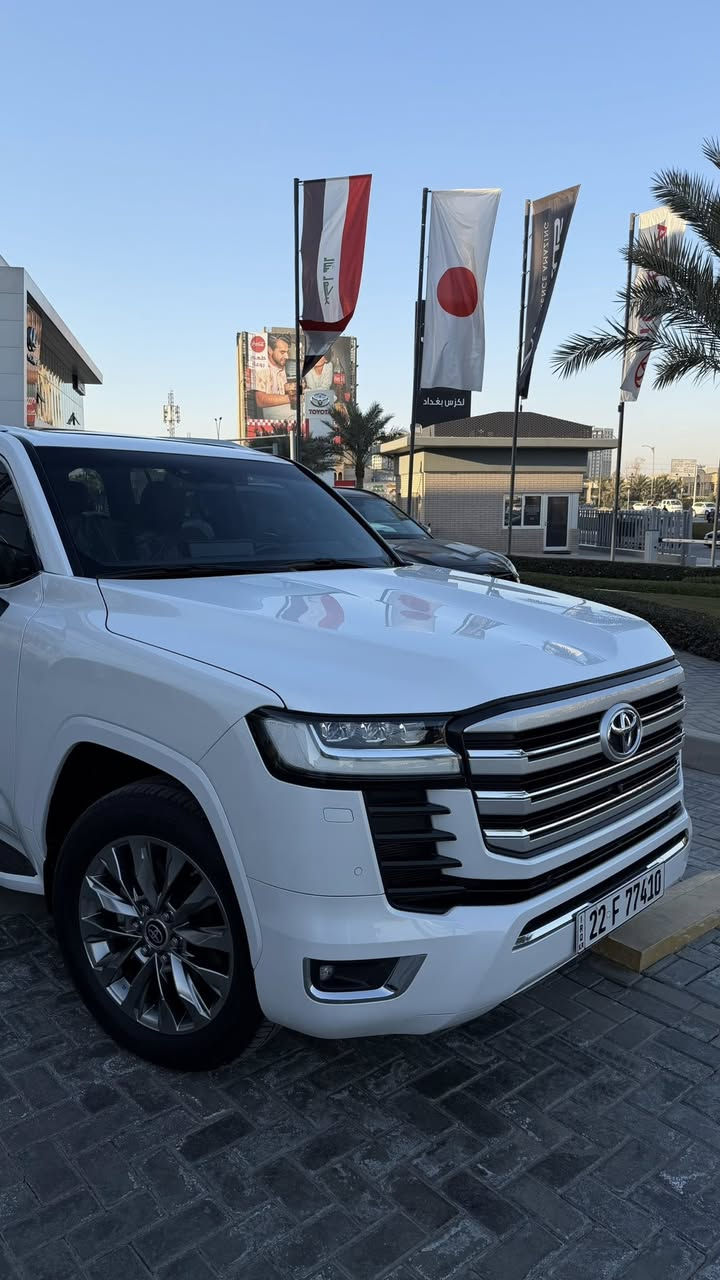 السلام عليكم 
لاندكروز 2022 VXR
VXR توين تيربو
رقم اربيل وبيها كتاب تضليل رسمي من المرور 
فول الفول للاخير
ماشية 44 الف  
محرك 3500 توين تيربو
سلايد 
5 كامرات 360
كشنات جلد احمر واسود
كشنات تدفئه وتبريد امامي وخلفي
خزن ميموري 3 وضعيات 
رادارات 
داتا شو 
3 شاشات
سماعات ماركة JBL
شاحن لاسلكي
3وضعيات قيادة 
اشاره لكزز امامي وخلفي
هاند بريك دكمه + اوتو هولد
حساسات امامي وخلفي
زراك لايت
ستيرن كهرباء
وبيها بعد هواي مواصفات ممذكوره
مكفولة كفالة عامة مغلفة PPF سابقاً 
سعر السيارة 730 ورقة 
مكان السيارة بغداد المنصور 
للاستفسار ***********
