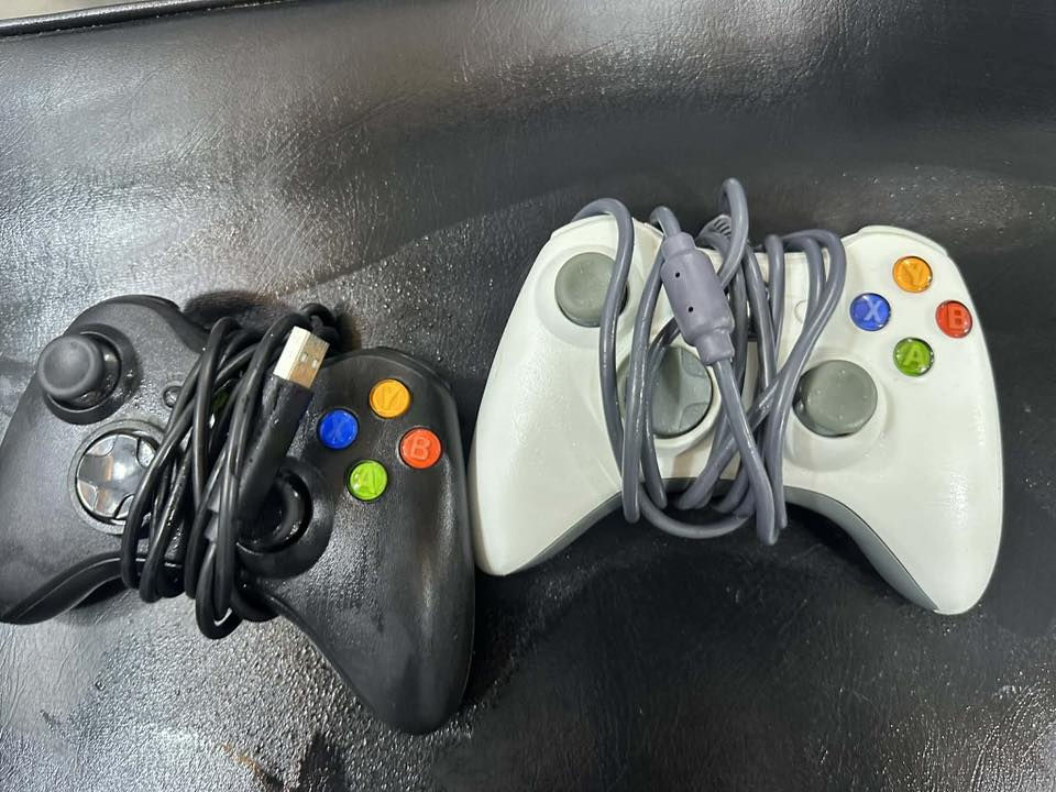 اكس بوكس 360
يدات عدد 2
محوله كامله
جهاز بي 18 لعبه
هارك 360 
ياخذ 120 لعبه
***********
المكان نجف كوفه سعر 130 وبي مجال
