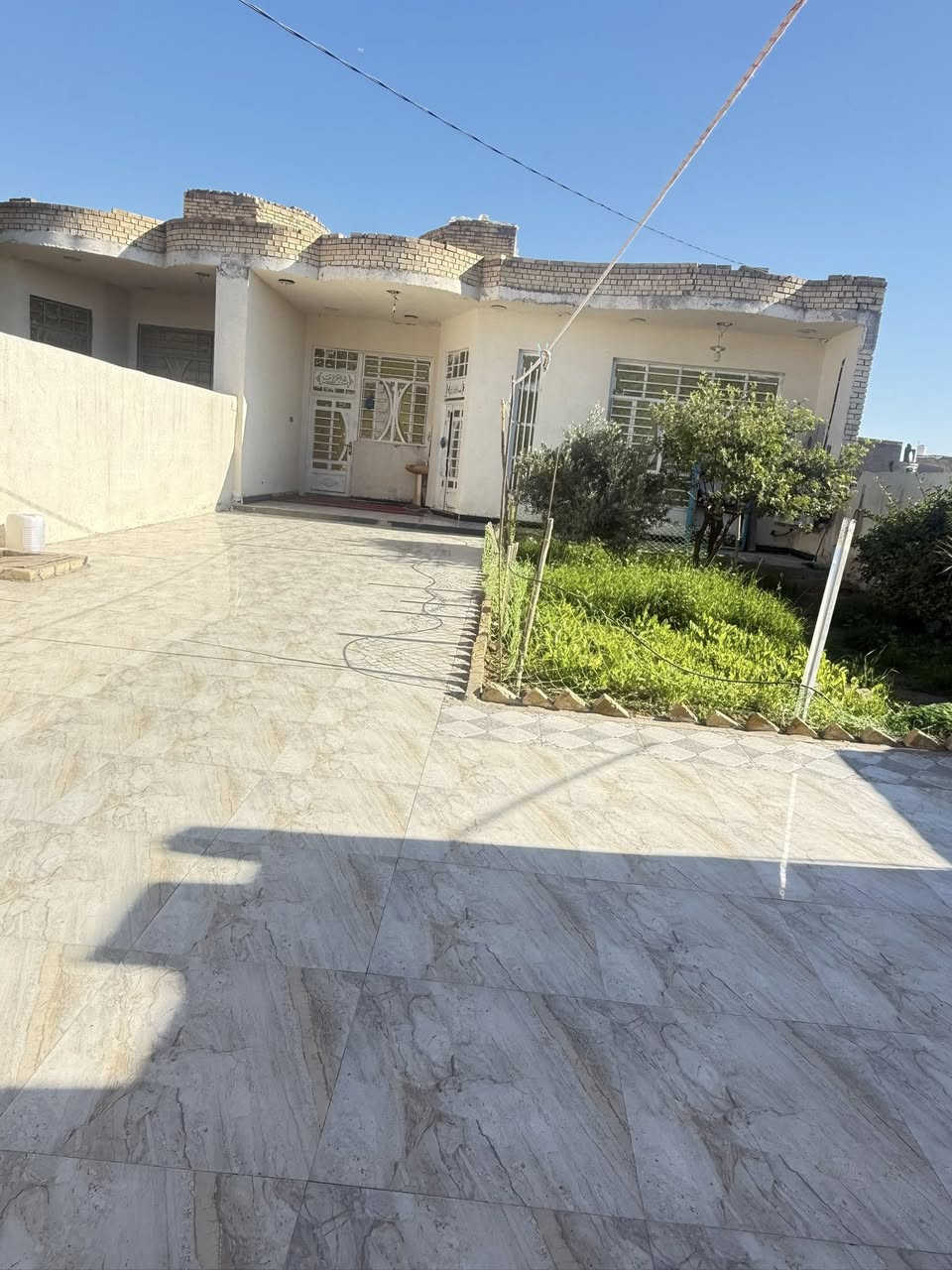 السلام عليكم اخوان بيت اللبيع بناء 200 متر الساحه أو الطارمه 13 مساحه القطعه 600 متر  الشراي يتصل ع هاذ  الأرقام ‭‭٠٧٧٣ ١٣٧ ٢٢٩٦$٠٧٨١ ٦٩٧ ٣٦٠٢‬  ا
