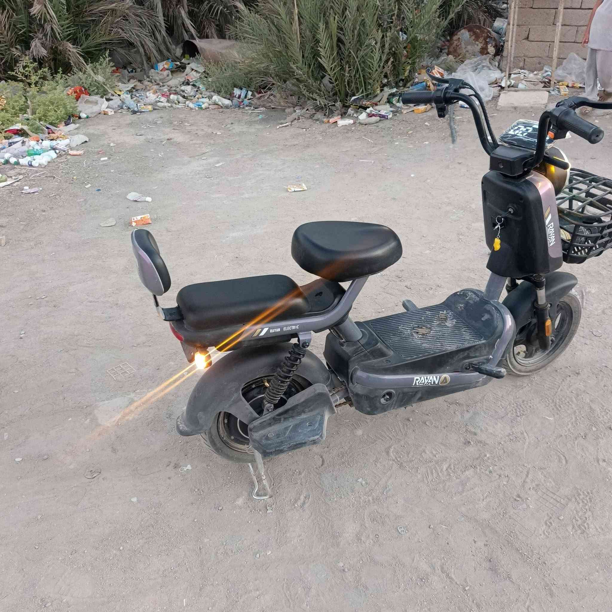 السلام عليكم دراجه شحن شركه الريان حجم ١٦ جاهزه وجديده استخدام قليل كلش
جديده كلشي شغال كهربائيات وبطاريه شرط 

السعر ٣٠٠ وبيه مجال قليل للشراي 

العنوان مركز  الاستفسار ***********
