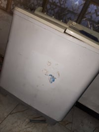 مكيف السعر ٢٥٠ شغال نضيف بي مجال بس تبريد غساله ٦٠ الف  كيزر صغير ٤٠ ا...