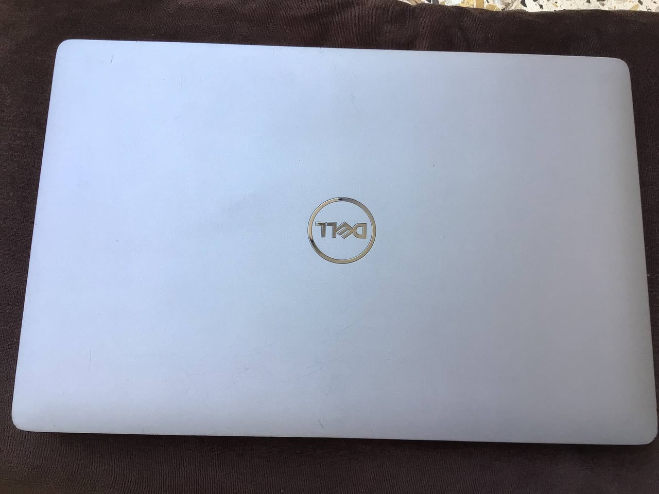 لابتوب ديل  DELL LATITUDE 5510
المواصفات ::::
الجيل العاشر
حجم شاشة 15.6 FHD
1_معالج كور اي فايف جيل عاشر 
2_رام 16 كيكا DDR4 
3_هارد SSD-256GB 
4_كرت شاشة داخلي انتل ٨ كيكا INTEL
5_باتري ليثيوم يوفر ٣ ساعات 
6_منفذ اتش دي مباشر 
7_منفذ ايثرنت
8_منفذ تايب سي 
9_منفذ USB3  عدد 2 
....................................................................................
الملحقات 
- شاحن 
- حقيبة 
- ماوس 
السعر 225وبي مجال قليل// توصيل كل العراق خمس الاف


**إذا كنت صاحب هذا الإعلان وتريد حذفه لأي سبب، رجاءا أرسل رسالة إلى الدعم الفني**