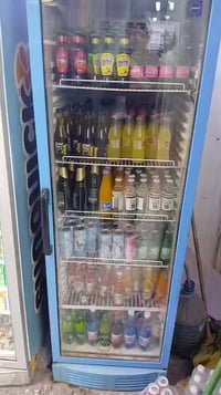 اسواق للبيع مكان مشتل شارع جامع مقابيل مدرسه خالد بن وليد ورقم 0774857...