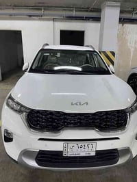 عندي سونيت خليجي للبيع موديل 2023 لون ابيض  ماشية 16 الف كيلو  فول ماع...