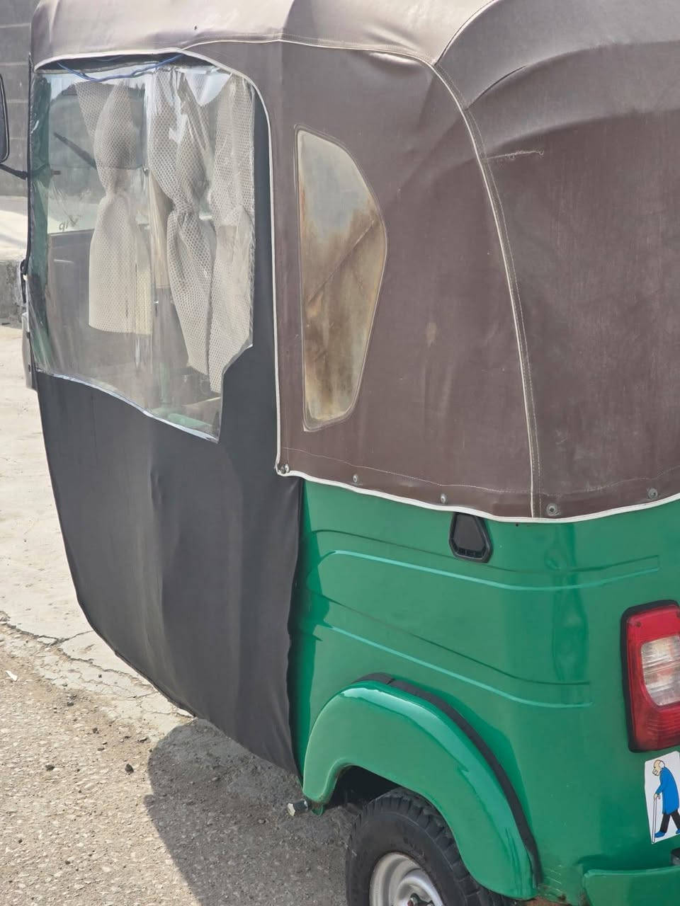 سلام عليكم شباب تكتك موديل 21 رقم بابل وسنويه بسمنا  لون خضره تكتك حلوه مكينه لا اتنقيص ولا تبخير شراي يتصل وني خادم سعر 7 مليون وبيها مجال مكاني شوملي
*********** شباب فقط اتصال مراسلا مارد
