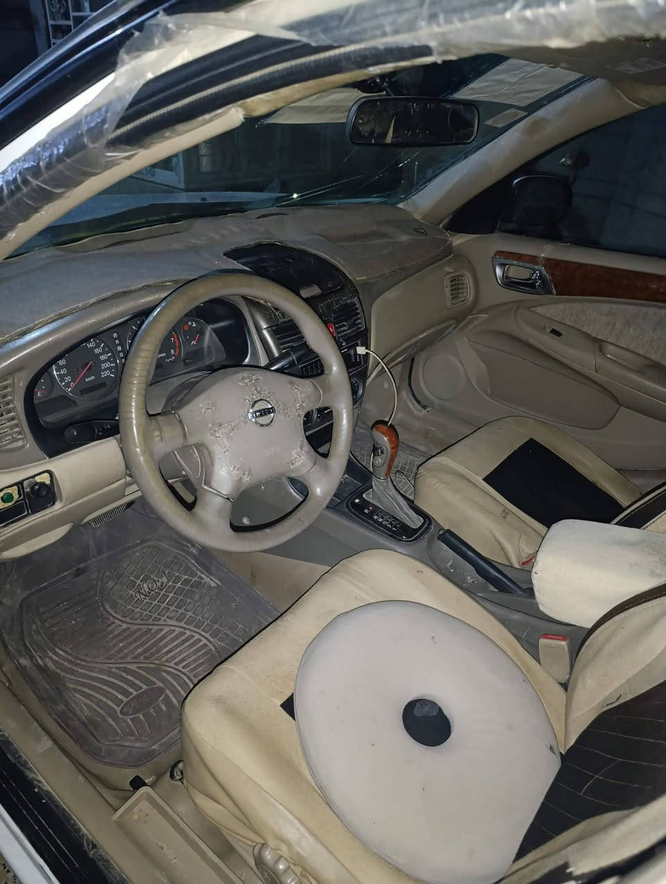 سني ٢٠٠٩ داخل بيجي
 * كير اوتوماتيك
 * محرك قبغ اسود المرغوب 
 * كير  محرك كفاله 
 *بيها ضرر الجاملغ الايمن وباب الايمن الباقي مكفول 
 *السعر 95 ورقه
للاستفسار ***********
