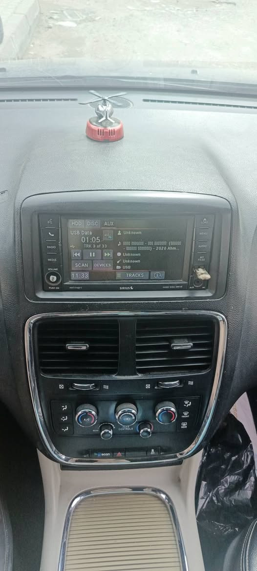 السلام عليكم للبيع دوج كرفان 2017 وارد امريكي جاملغ خلفي بدون دواخل 6 اسلندر 7 راكب كشنات جلد بيبان  كهرباء بيه مكانات صبغ اثر شخوط ابيع حزام رقم بابل مشروع وطني مكان السيارة البصرة  السعر 142 بيهه مجال حك الجيه الاتصال فقط ***********
