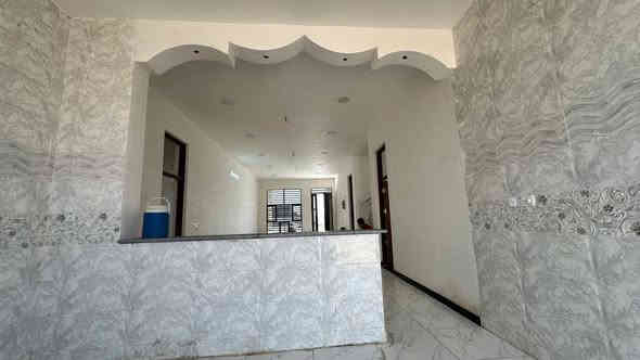 سلام عليكم دونم طابو ملك صرف زراعي مع دار ٢٤٠ متر ومسيج بل كامل ٣غرف نوم ٥في٤ استقبال ١٠في٤٤٠ صاله ١٢ في ٤٣٠ مطبخ ٤٣٠ في٣٣٠ ٤حمامات خارجي وداخلي بغداد منطقه الشاعوره طريق السياحي تبعد عن حي البتول 10 دقايق ومسبح ٦في ٤ مساحه الحديقه ٤٠٠ متر الكراج 50 متر في ٦ مستوصف ٥٠ متر بعد مدارس قريب للاستفسار الاتصال على الرقم *********** وصط منطقه سكنيه
