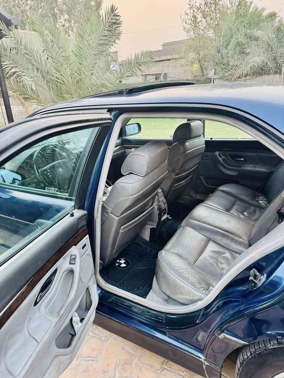 إسلام عليكم خفاش للبيع أو مراوس موديل 97 بلاديه بدون صبغ بيه ملاحضات بسيطه
كماليات وليس ميكانيك
سياره حلوه وناعمه وكهربايات كير مكينه كله شرط 
735V8 تنفس طبيعي هواء 
مواصفات كثيره 

***********
