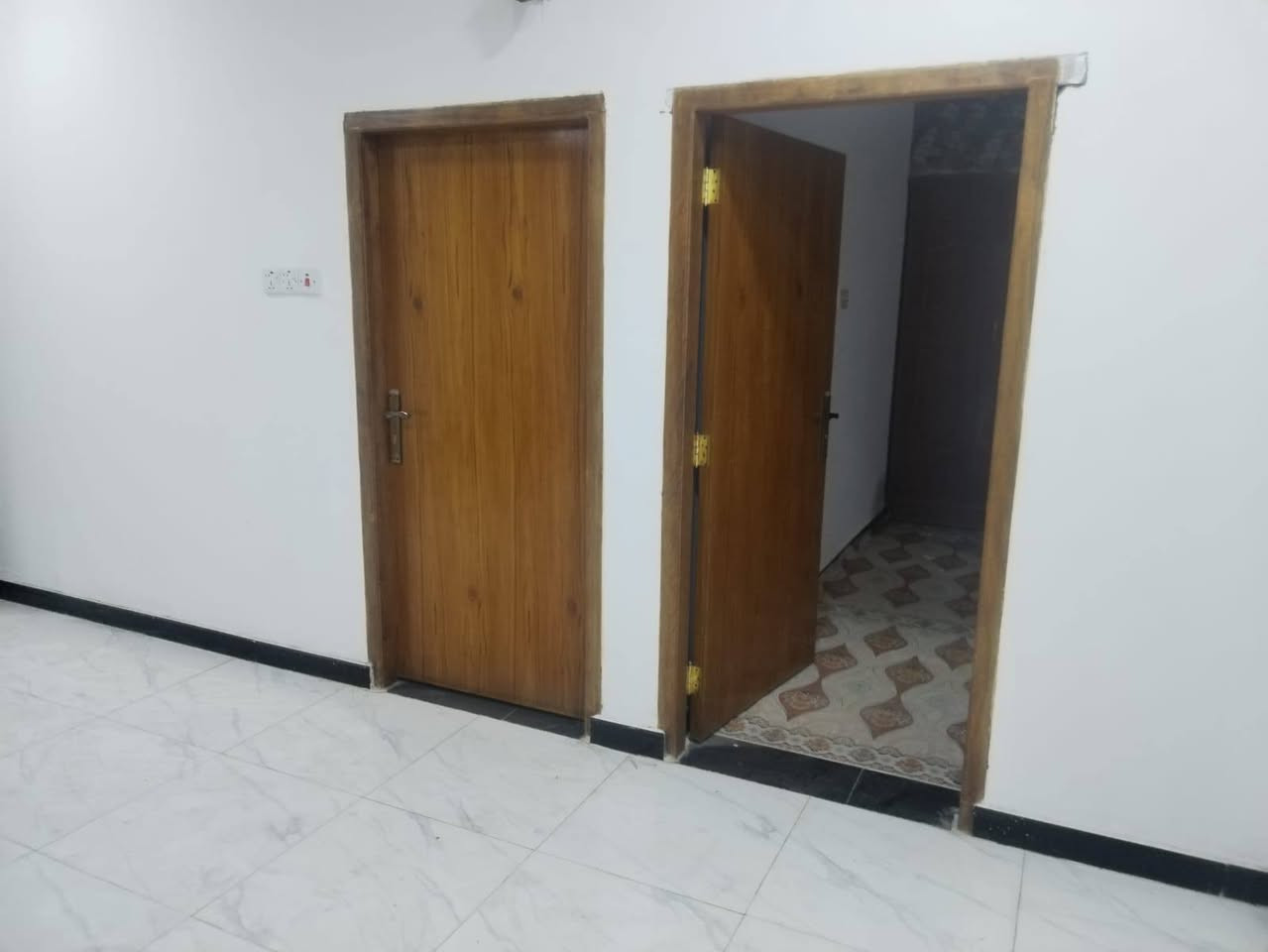 السلام عليكم بيت البيع التنومه منطقه الصالحيه قريب على شارع الغدير مساحه البيت ٢٠٠ استفسار اتصل على هذا الرقم *********** @إشارة
