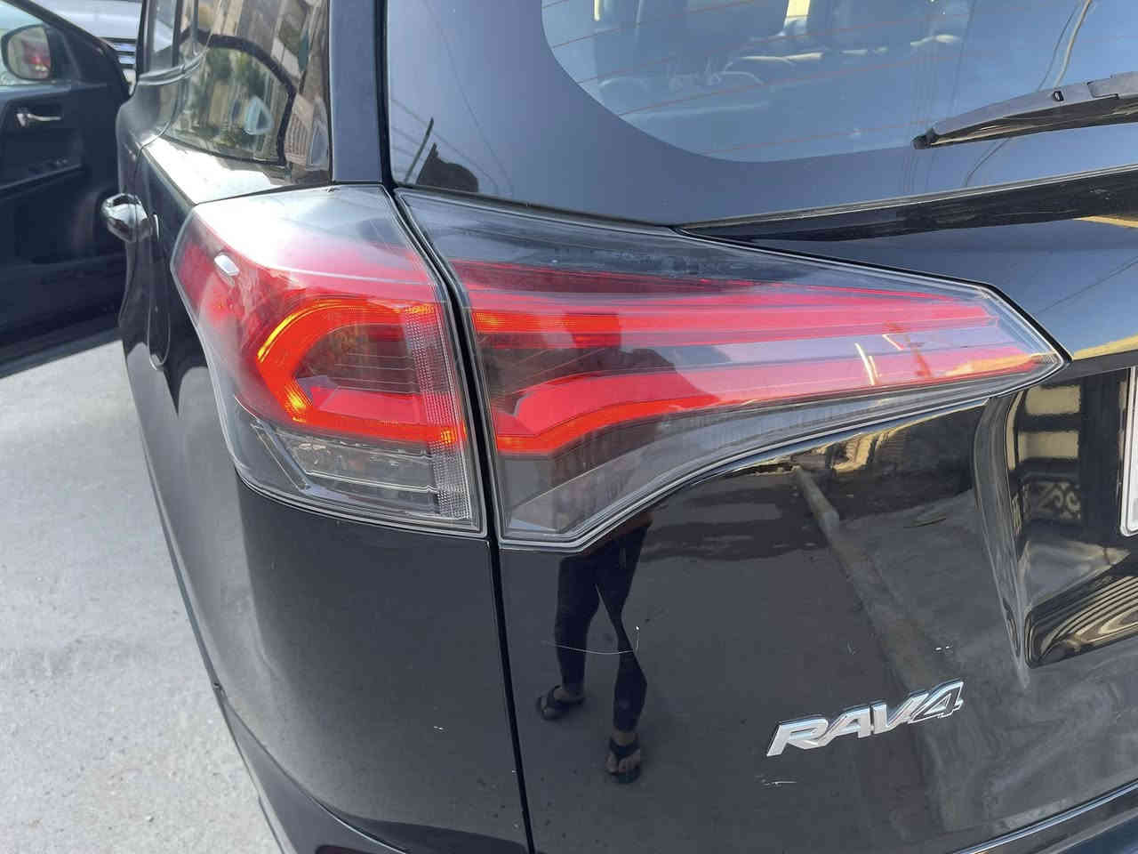 السلام عليكم راف فور فل موصفات واحد على واحد للبيع وارد أمريكي موديل 18 حادثها بنيد و جاملغ بدون دواخل سعرها 155 و بيها مجال المكان البياع حي الشهداء الرقم ***********  واتساب متواجد
