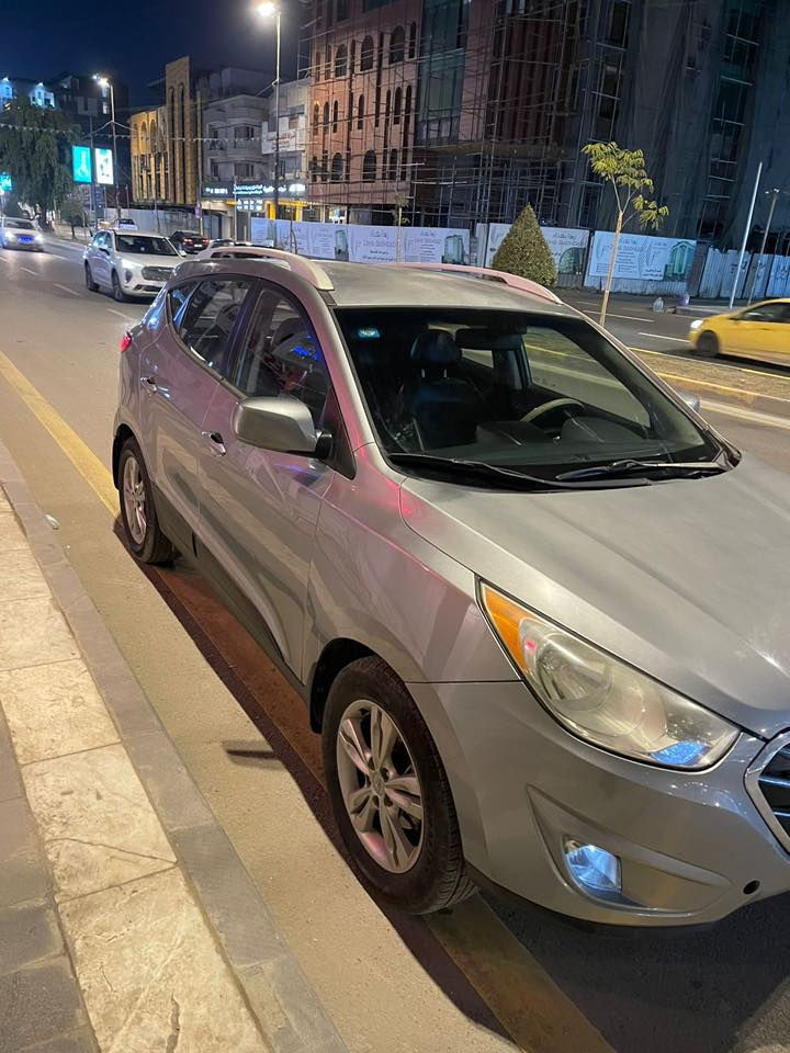 السلام عليكم
توسان 2011 امريكي مصبوغه حزام كير مكينه تبريد مكفولات 
مكاني الدوره ***********
