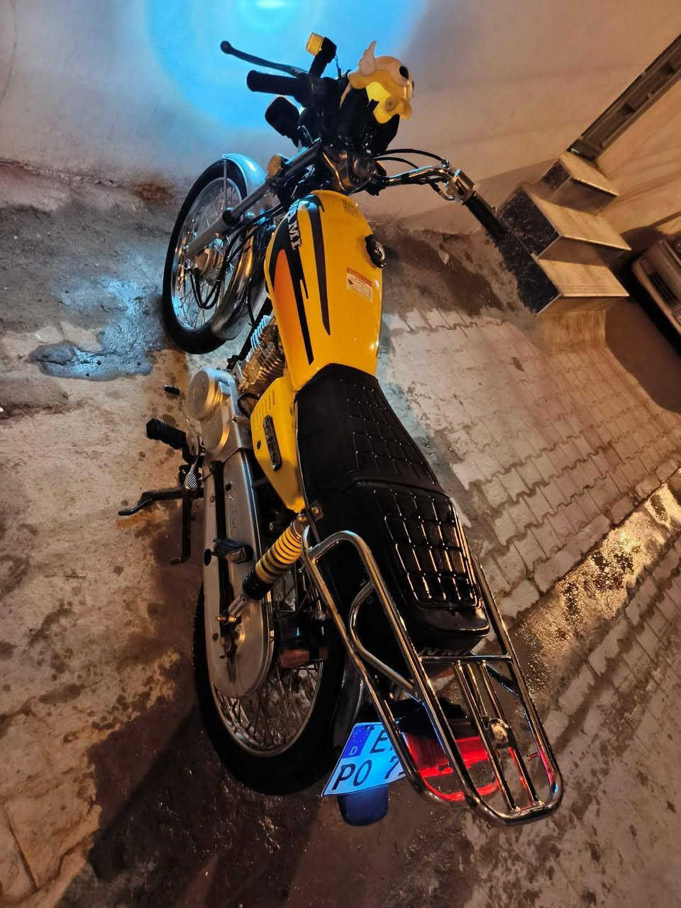 سلام عليكم دراجه اربع كير للبيع اصولي ثاني يوم اداوره بسمك شاصي 2013 ارشه مكينه نامه مدله ولفات مره دراجه شلعه ومعدل كهربائيات شغاله كله فصله بيه هم شراي يجي خاص [ نجف_كوفه _حي متنبي] الرقم: *********** سعره 850 وبيه مجال
