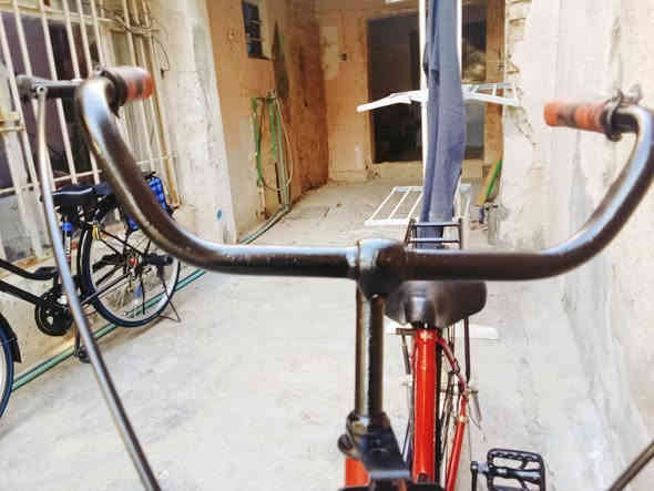 السلام عليكم بايسكل حجم 26 للبيع بناتي النظافه 75% مكاني بغداد العامريه السعر 85 وبي مخال مكاني بغداد العامريه رقم تلفوني *********** رقم تلفوني فقط واتساب
