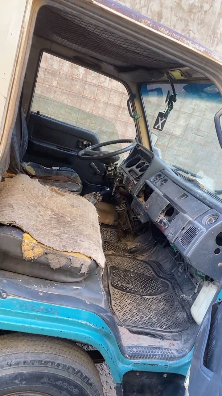 ‏سلام عليكم أخوان تويوتا للبيع موديل 95 سيارة جاهزة وخير من الله السعر 60 وبيها مجال حق جاية تحويل مباشرة ثانية يوم سيارة باسمي العنوان بغداد البياع الاستفسار على رقم الهاتف ***********
