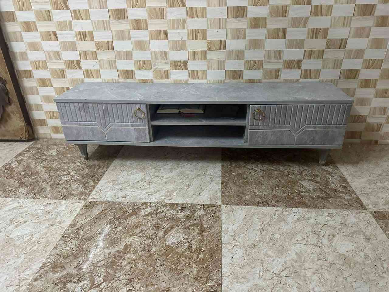 ميز بلازمه اخَو جديد نضيف كلش شهر صالي مشتريته
سعر 30 قفل  (قياس متر 50)
شراي يتصل ع رقم ***********
