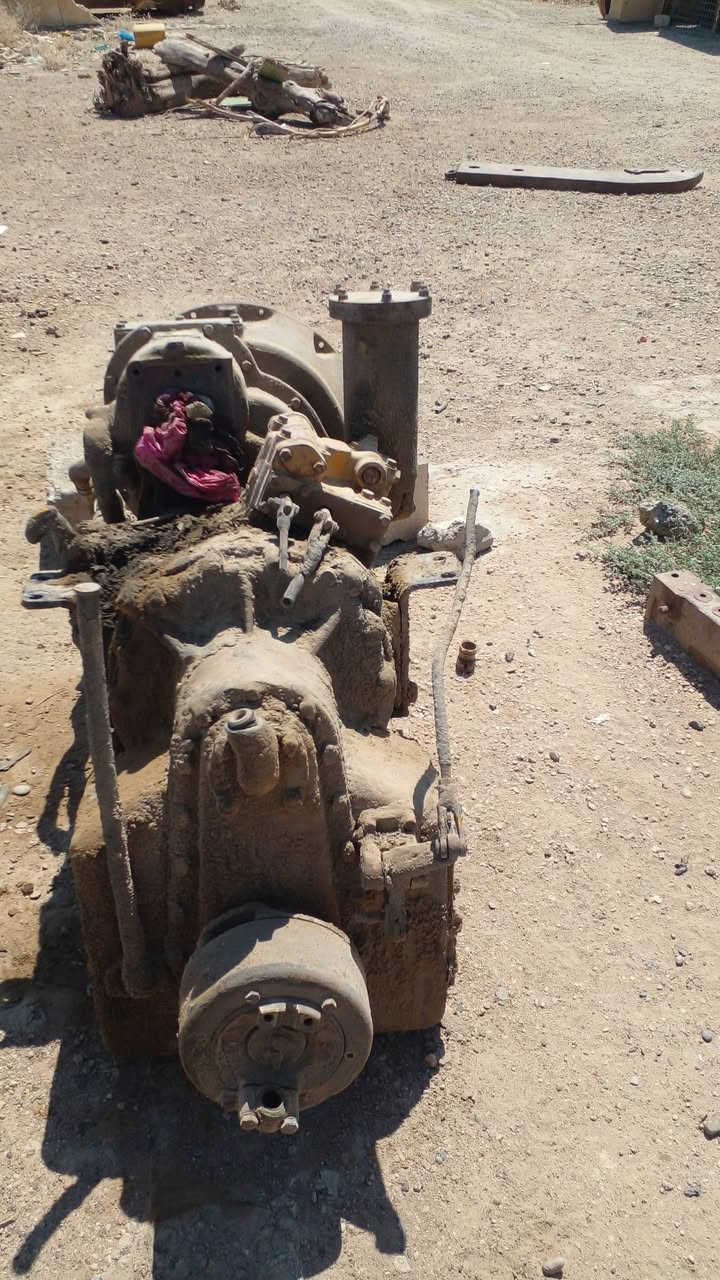 اغراض شفل كتربلر٩٥٠ ابو الدبل قديم مستعملة للبيع رقم المبايل ***********و*********** العنوان .الفلوجة المعارض على السريع خلف بانزيخانة الندى

