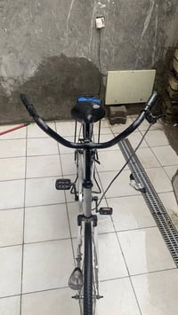 اسلام عليكم بايسكل بناتي حجم 27 لون رصاصي السعر 90 بي مجال الموقع بغدا...