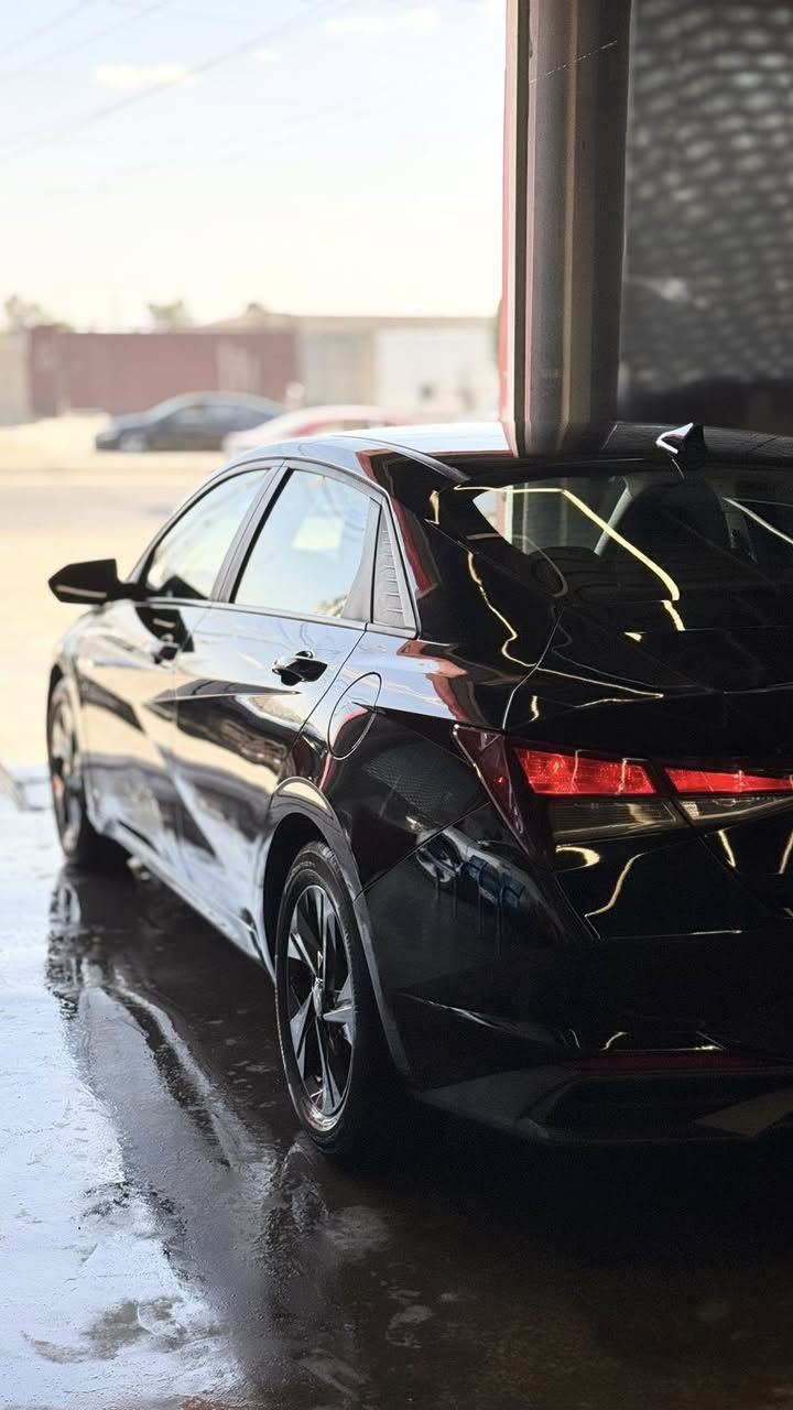 للبيع فقط بدون مراوس هونداي النترا موديل 2023 وارد امريكي ضرر قطعه وحده فقط باب خلف السائق بدون ايرباك وبدون دواخل السياره  فول عدى الفتحة ماشية 57 ميل مكان السياره بغداد سعر السياره 165 هاتف ***********
