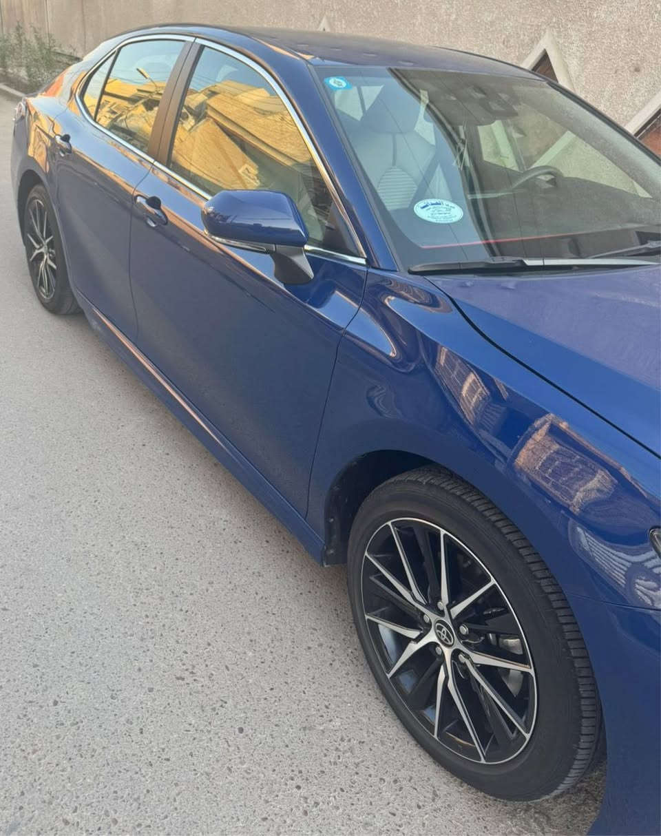 🚗 للبيع تويوتا كامري 2024 SE 🚗
🔥 وارد أمريكي – شكل جديد 🔥

📍 المواصفات:
✔️ شاشة كبيرة حديثة
✔️ مقاعد جلد فخمة
✔️ كرسي كهربائي
✔️ كاميرا + حساسات
✔️ تبريد اصلي مالت الشركة 
✔️ محرك قوي واقتصادي
✔️ قير أوتوماتيك ناعم

🛠️ الحالة:
🔹 دعاميات امامي وخلفي حادث 
🔹 صبغ فقط مكان الرقم الجنطة وبارد 
🔹 جاملغ خلفي رصعه معدل على البارد
🔹 باقي السيارة نظيفة ومرتبة

💰 السعر: 21,000
رقم بغداد دخول شهداء 
رقم الهاتف ***********

