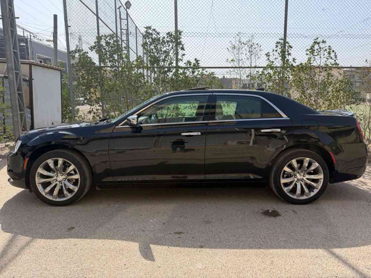 للبيع اوباما C300  2016
وارد كندي كلين السياره فول موصفات داخل ابيض
استخدام شخصي بيهة بارد بصيط بل جاملغ الخلفي 
كشنات تدفئه تبريد   كشنات خزن ميموري 
بعد معروفه مواصفات C 
ماشيه 130الف  
السعر 240 
مكان السياره  بغداد
للاستفسار ***********
