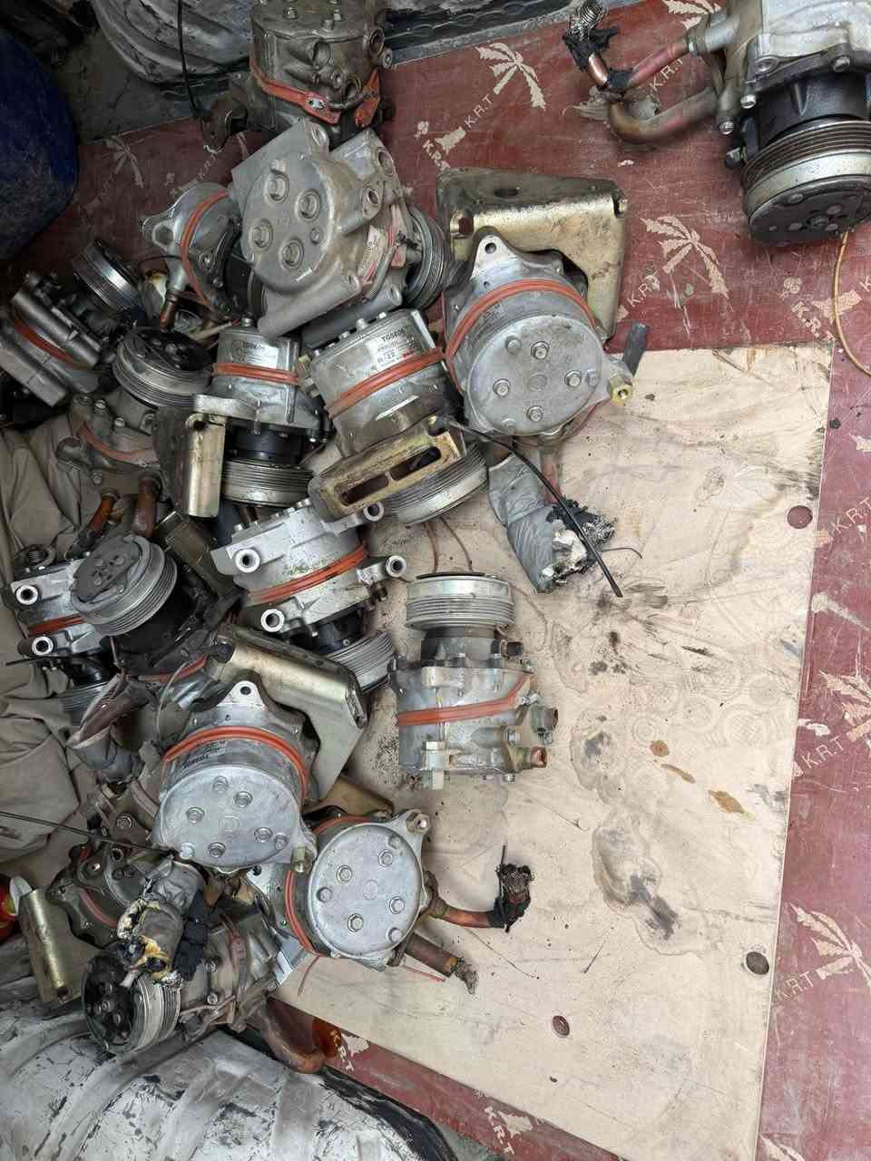 السلام عليكم كمبريسرات تجميد ياباني للبيع سعر 50 دولار ***********
