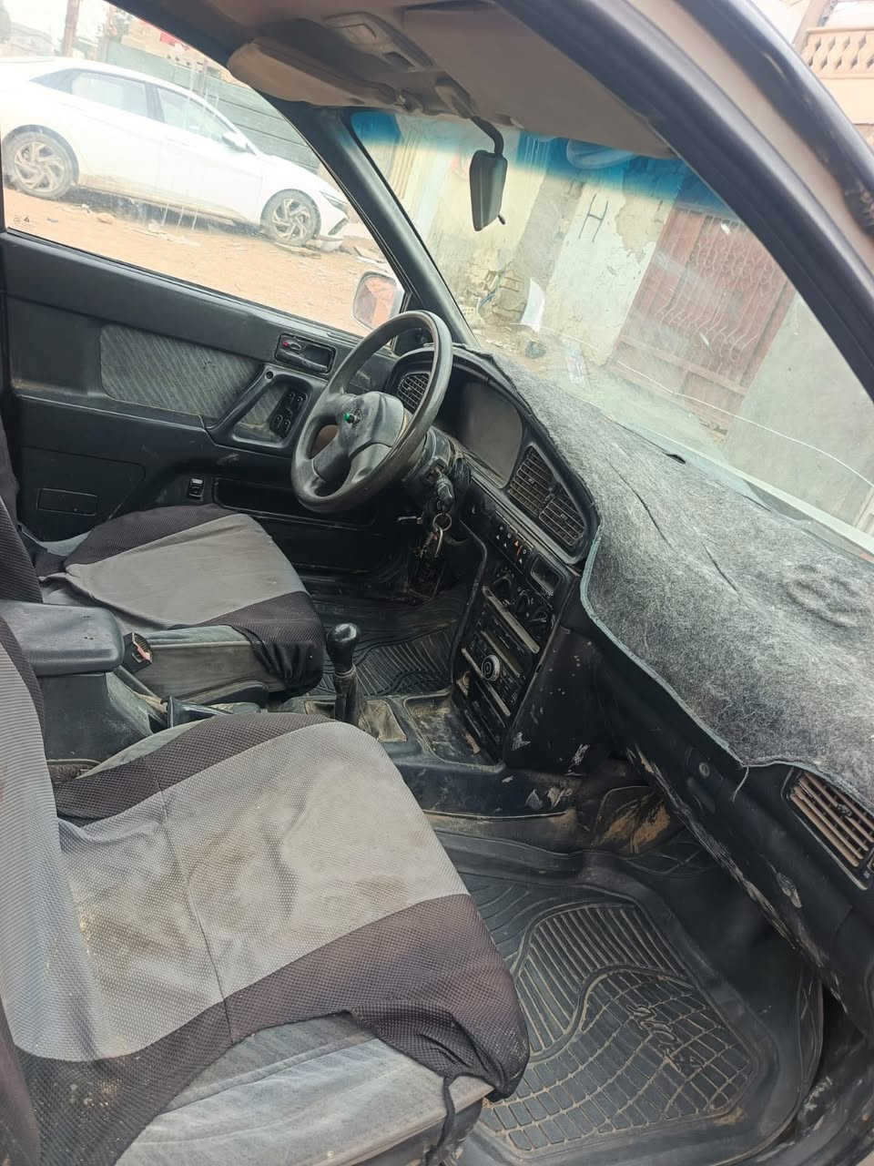 الانترا
مـوديل 93 
رٍقٓمٌ بغداد بسمي 
كير جديد 
مكينه تعمه بلكات 
السعر 25 وبيها مجال 
***********
