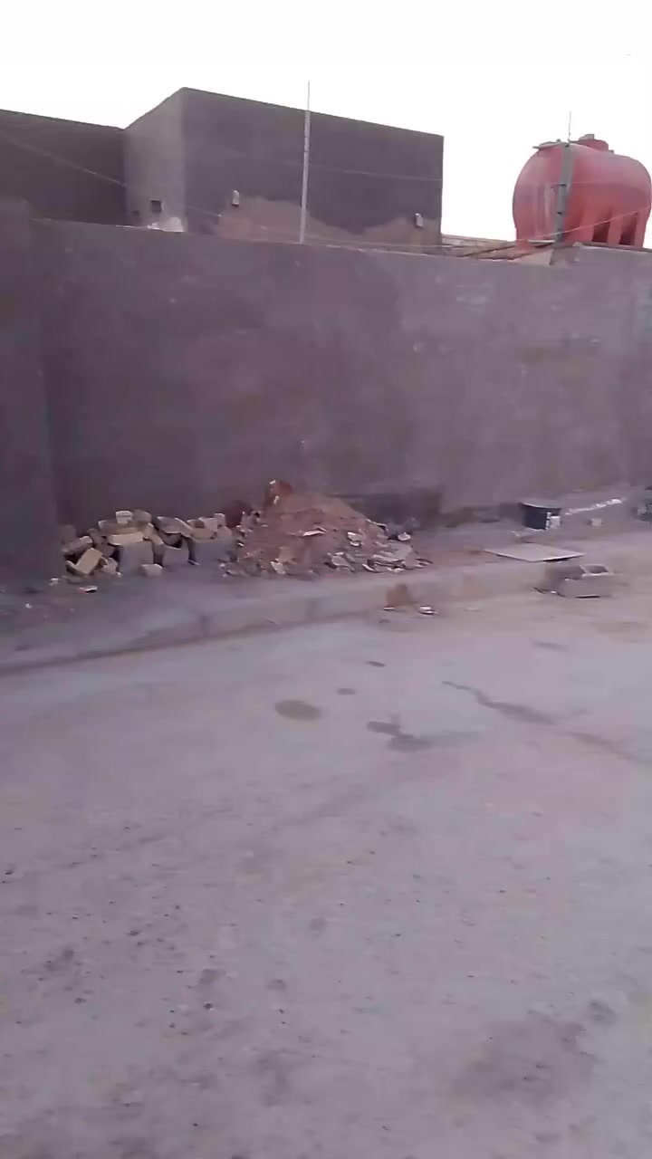 السلام عليكم دار للبيع رقم مساحه 200 متر العنوان ميسان منطقه حي السجاد قرب مدرسه يعرب والاستفسار عن هذا الرقم ما متواجد على الفيس ***********. رقم ثاني *********** /السعر 35 مليون قابل للتفاوض
