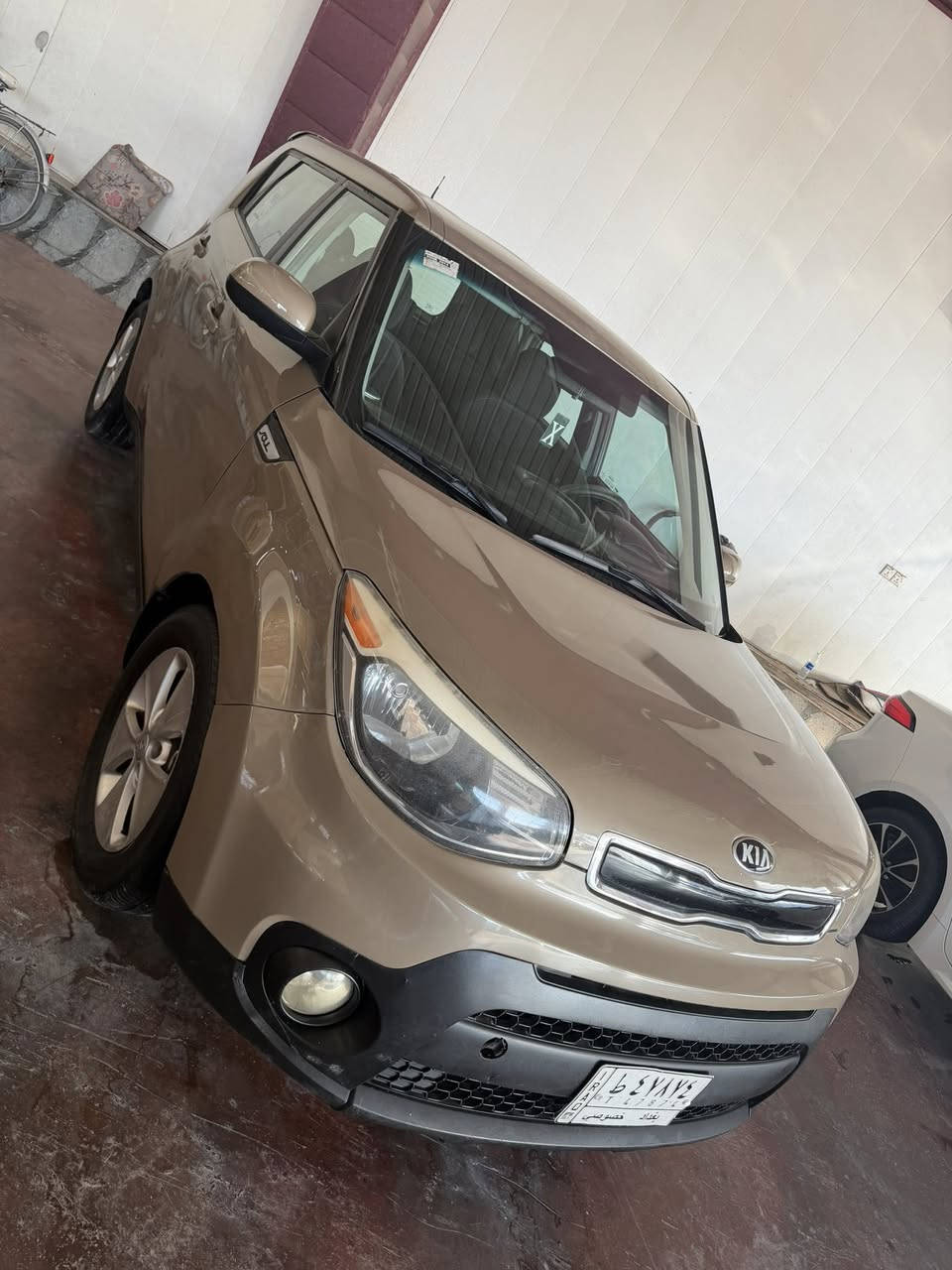 صول 2016  وارد امريكي  رقم بغداد
جاهزه بيها اربع قطع صبغ السعر 98 ورقة  الاتصال  ***********
