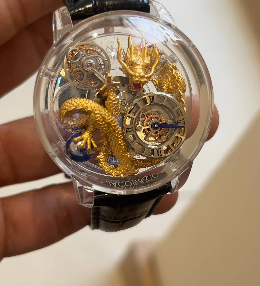 جاكوب دراكون
سكلتون بالكامل هيكل بلاستك 
بطارية مكينه ماطور 
سير جلد اصلي معلم سير اضافي اصلي 
نظافة تامه مع العلبه الأصلي خشب
قطر ٤٦
 السعر 200 الف
المكان اربيل 
يوجد توصيل


**إذا كنت صاحب هذا الإعلان وتريد حذفه لأي سبب، رجاءا أرسل رسالة إلى الدعم الفني**